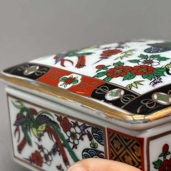Imari Porcelain Trinket Box Japan 1970s Phoenix Ox Cart Floral Square Lidded 3" - Picture 10 of 11